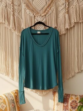 FP We The Free Ribbed Top • Like New Condition • (oversized) 28" p2p, 28" length